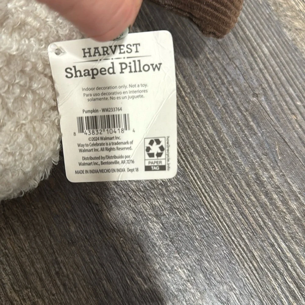 2 decorative shaped pillows